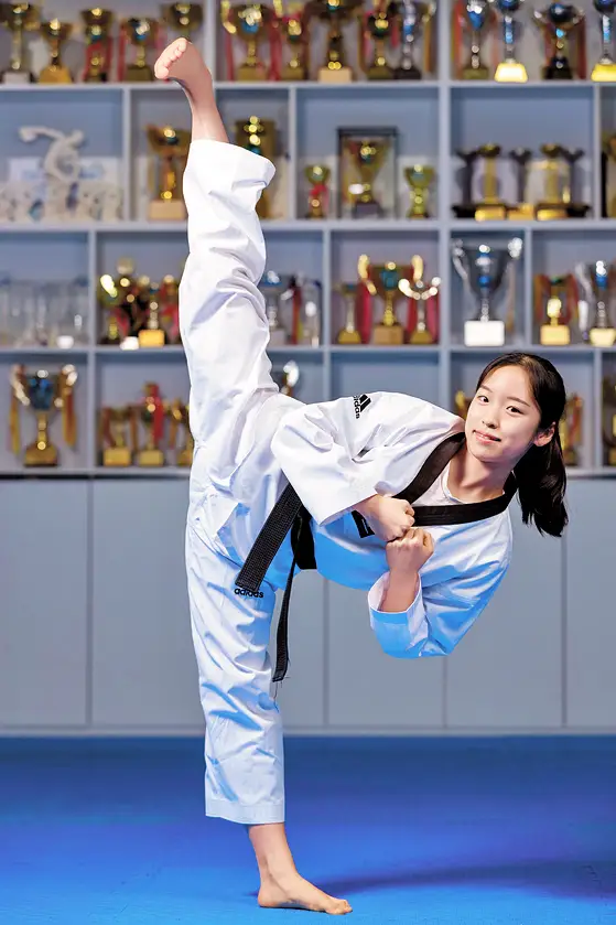 유퀴즈 온더블럭 품새 천재 이주영 소개 및 태권도 동영상과 댓글 모음
