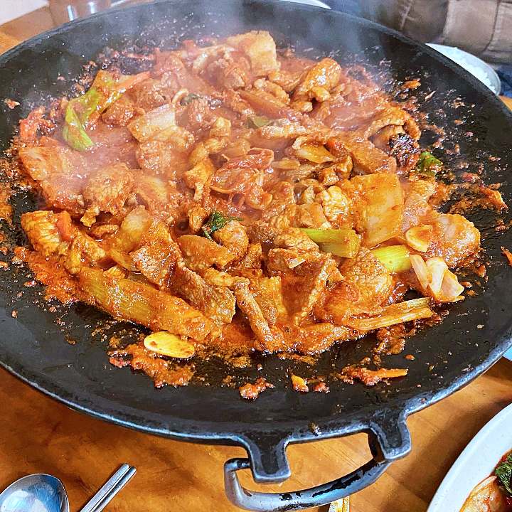 생방송오늘저녁 양평 두물머리 용문사 현지인들만 아는 찐 로컬 맛집 정육점 식당 돼지 주물럭 돼지육회 맛집 추천