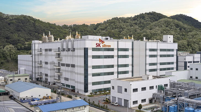 두산 SK실트론 인수, SK실트론, 두산 반도체, SK실트론 인수, 반도체 웨이퍼, 두산 미래 성장동력, 두산테스나, 반도체 소재, 두산 2조3000억 인수, 웨이퍼 시장
