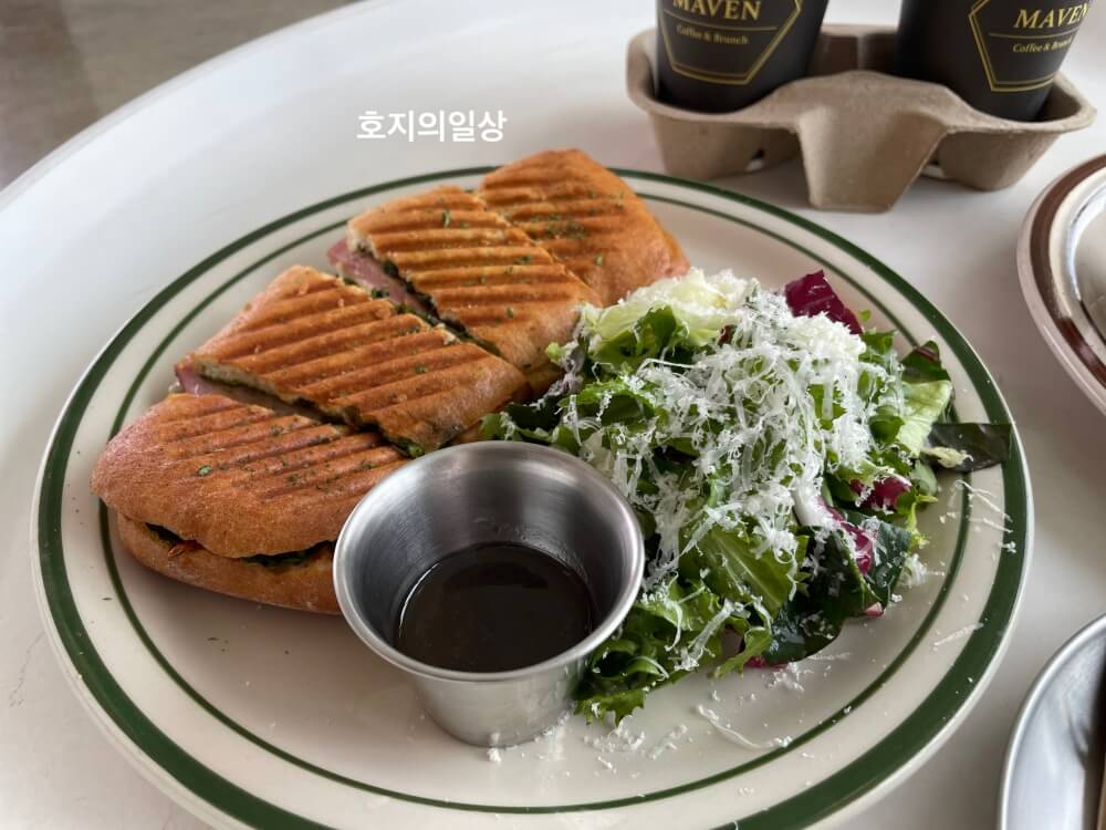 화성행궁 브런치 카페 메이븐 - 피렌체 그릴 파니니