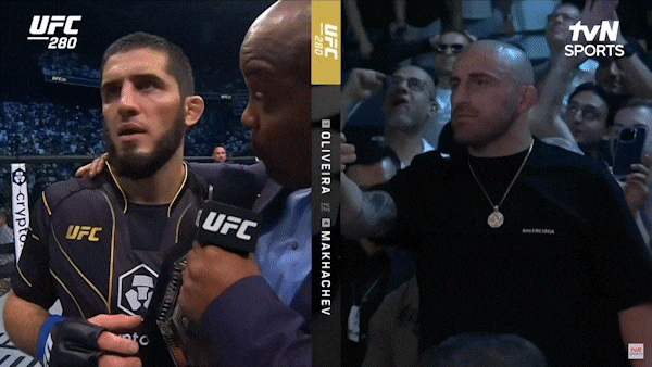 링 위에 오르는 페더급 챔피언 볼카노프스키