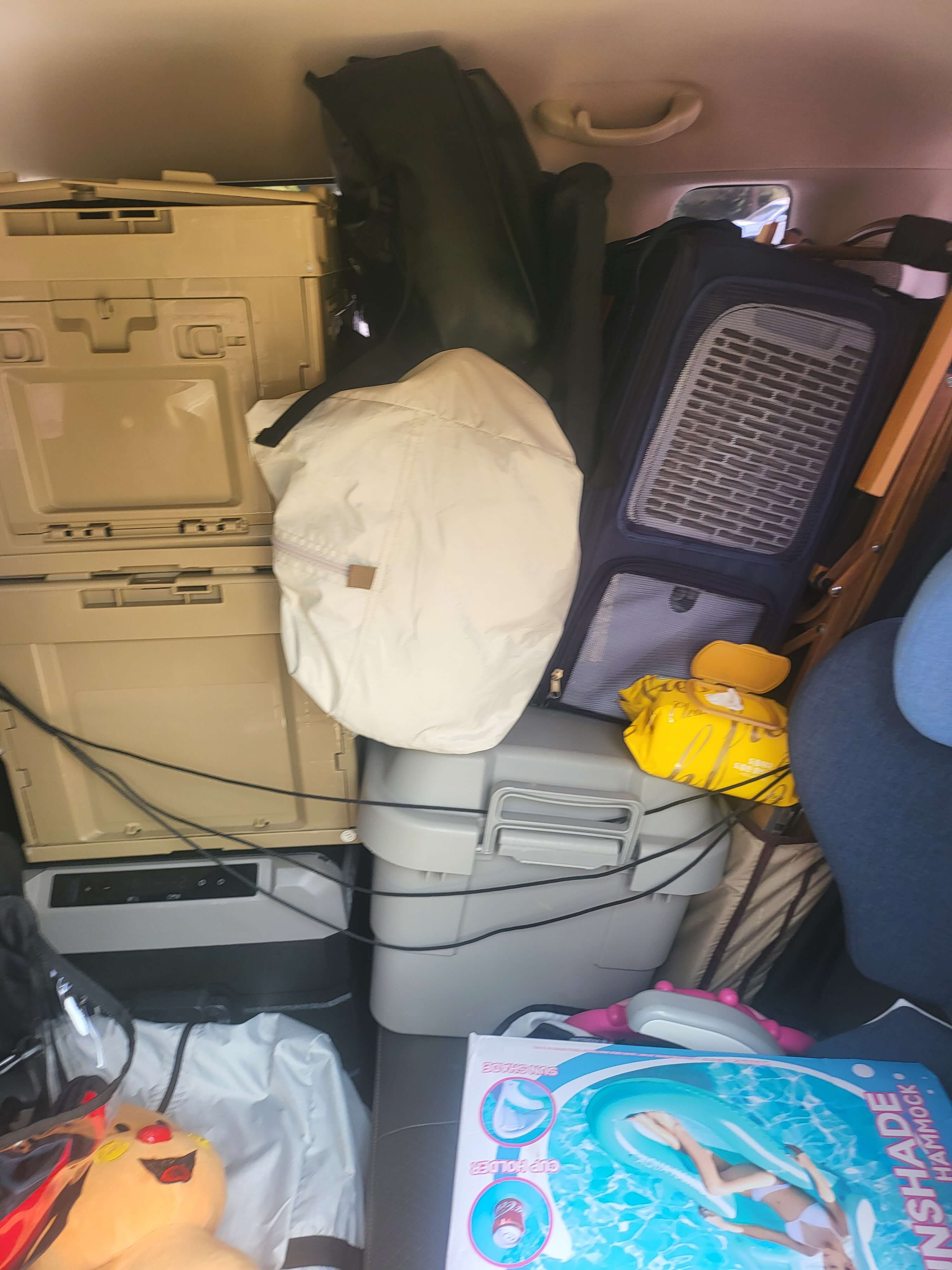 레이 차량에 캠핑용품 테트리스