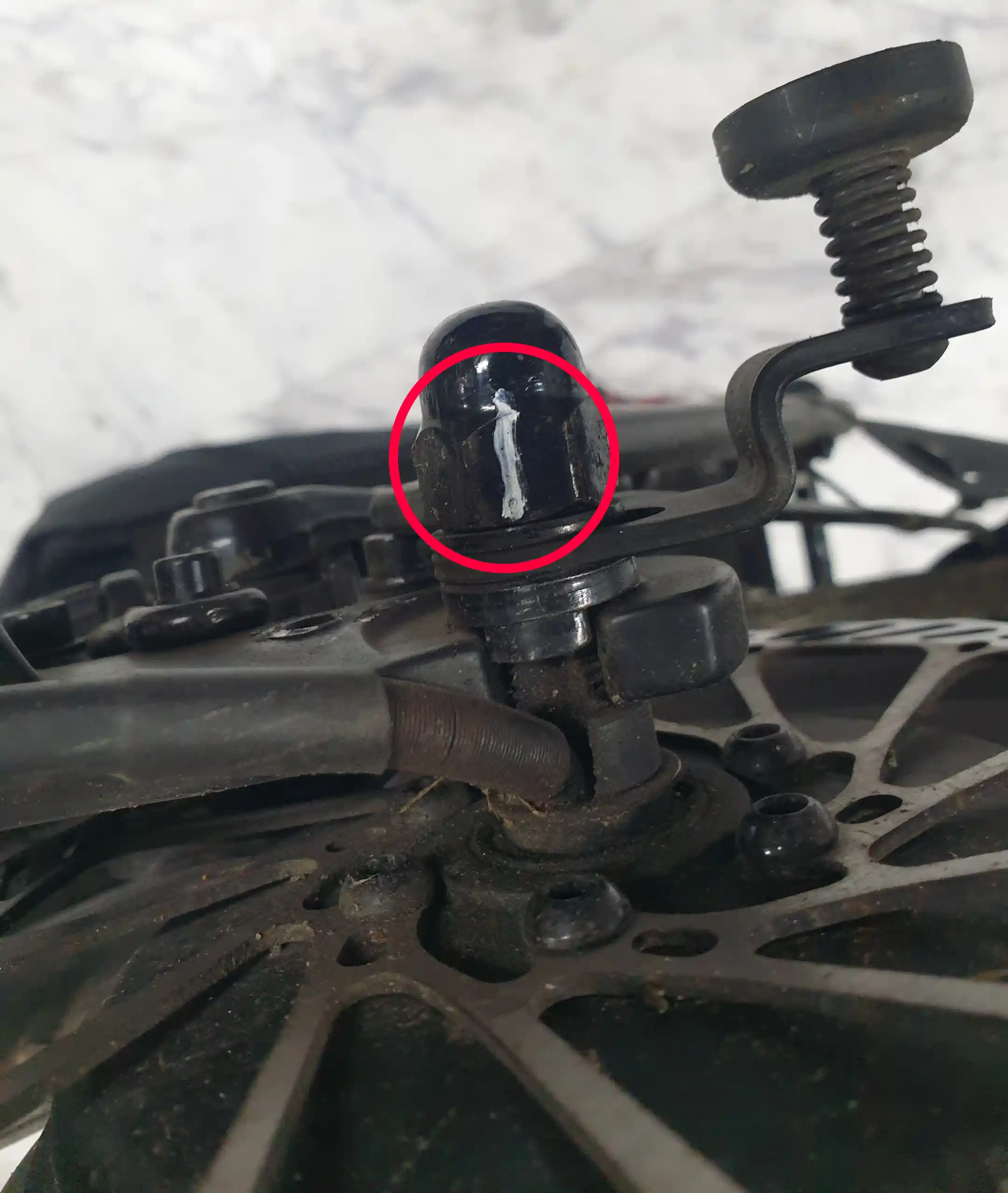 퀄리 Q3 미니 - 너트 풀기