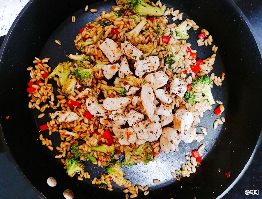 닭안심살-브로콜리-볶음밥-다이어트-요리