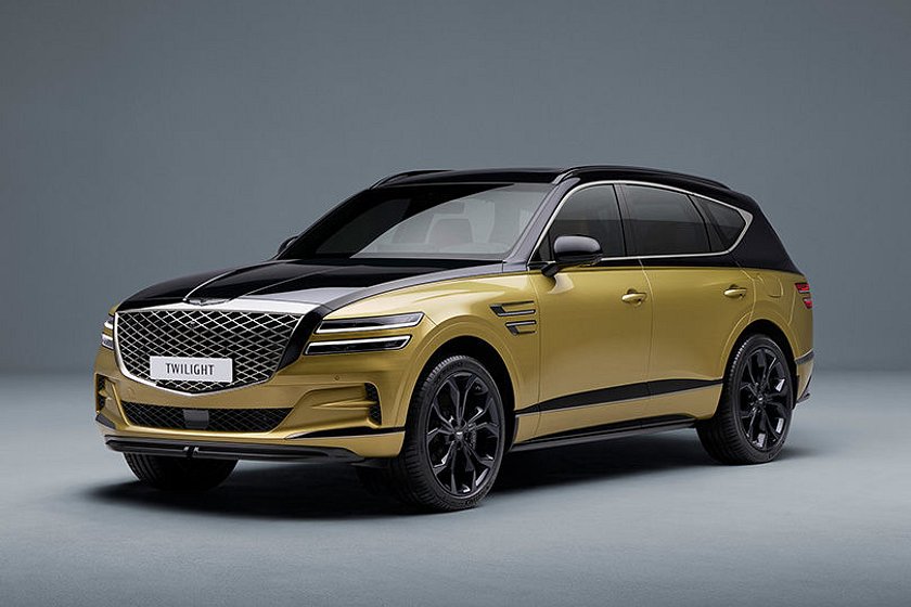 제네시스 브랜드가 두바이에서 '제네시스 원 오브 원(GENESIS One of One)' 프로그램을 발표, 20대 한정판인 &lsquo;GV80 트와일라잇 에디션&rsquo;을 선보였다.