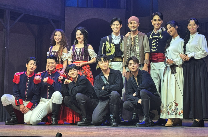 K 공감하는 검은 마스트의 조로