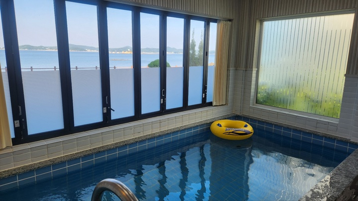 실내 온수풀