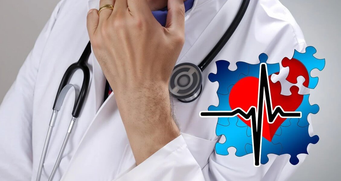 혈압을 측정하는 모습