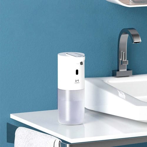 자동 디스펜서 추천 비접촉 사용 장면