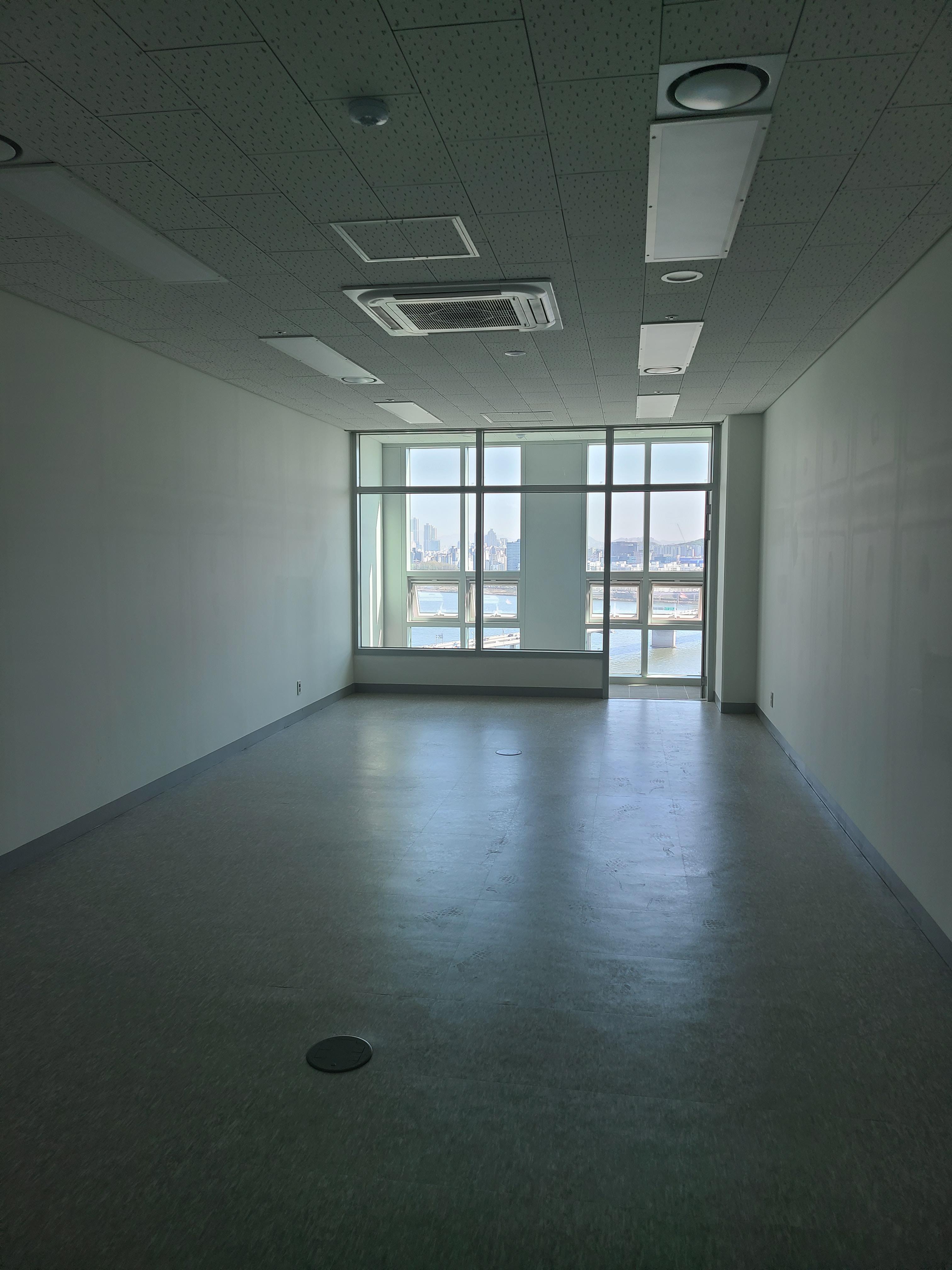 덕은 리버워크 섹션오피스 내부1