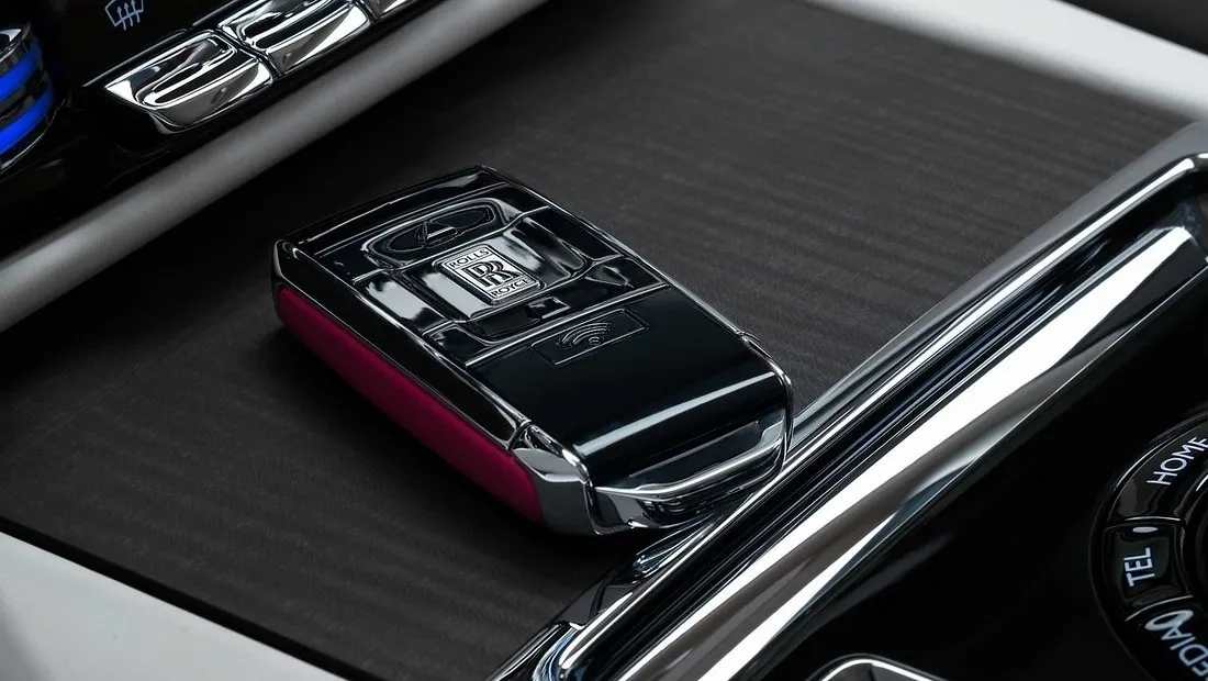 롤스로이스 스펙터 스마트키