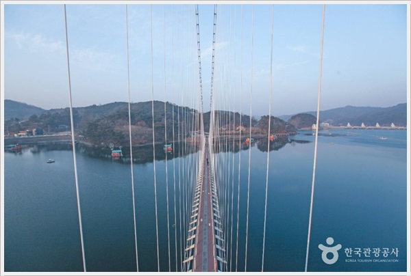 예당호 출렁다리