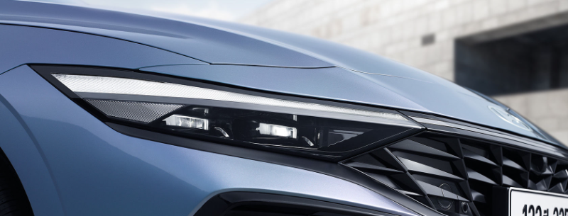 아반떼 하이브리드 전면부 디자인