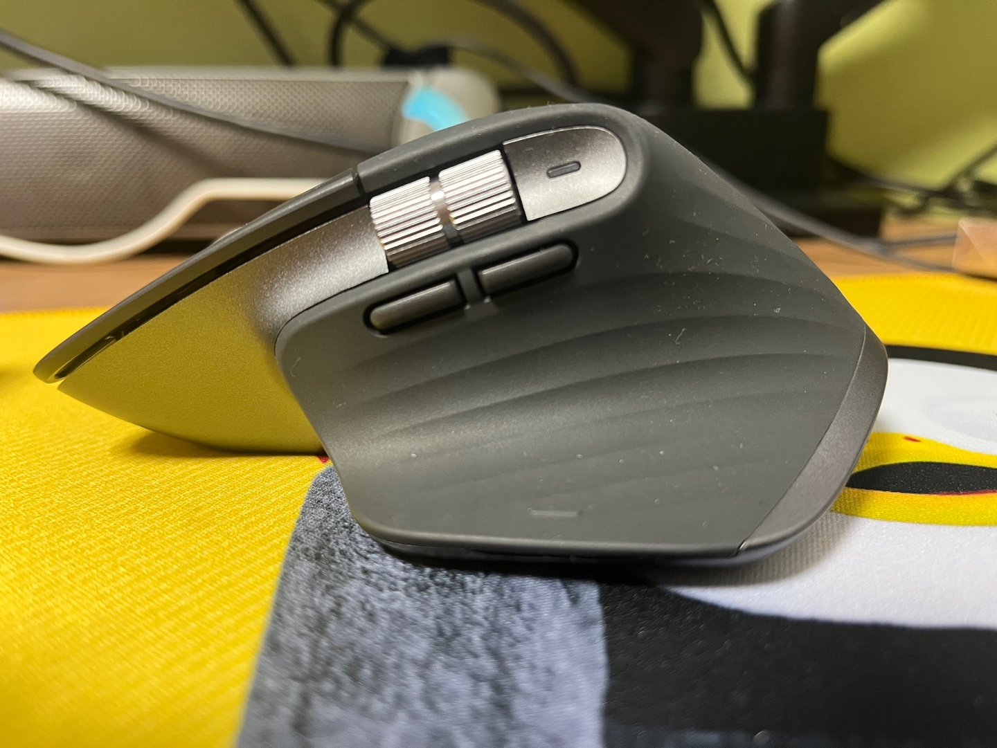 [로지텍] MX MASTER 3S 무선 마우스 사진 - 옆면(좌측)