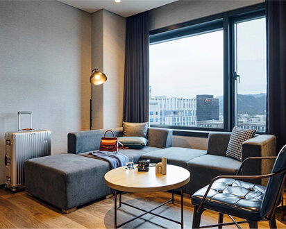 서울 호캉스 호텔 추천 가성비 - 포포인츠 바이 쉐라톤 조선 서울 명동 룸 컨디션