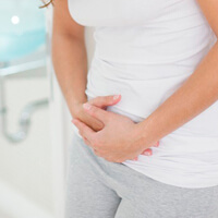 질염으로-통증이-있는-여성-사진