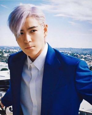 탑 사진