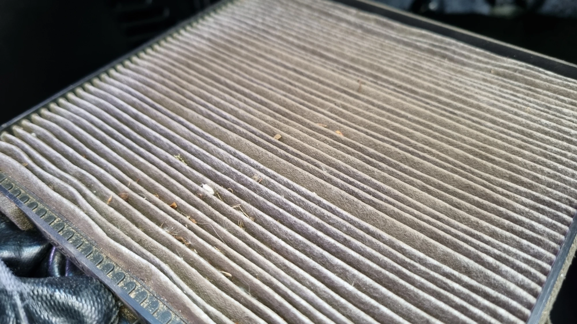 사용한 에어컨필터 모습