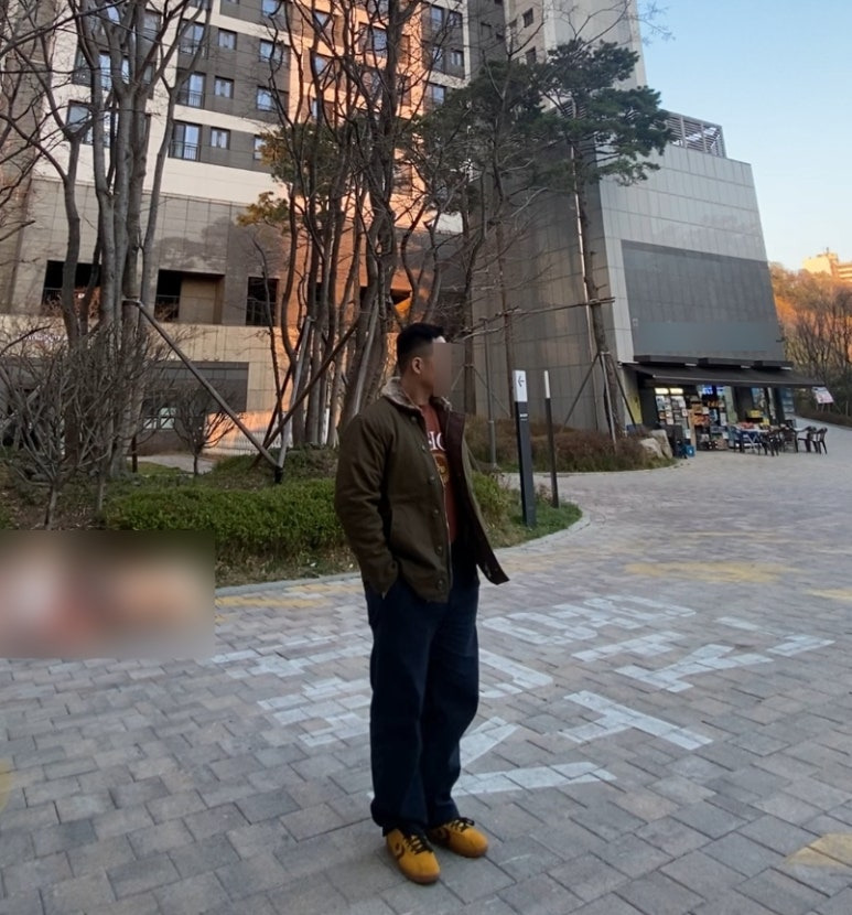 데일리룩('26. 4. 9.)프리즘웍스 덱자켓 EDGAR N-1, 비전스트릿웨어 빈티지티셔츠, 무신사스탠다드 레플리카 퍼티그팬츠 오어슬로우st, 컨버스 올스타 클래식 트레이너 옥스