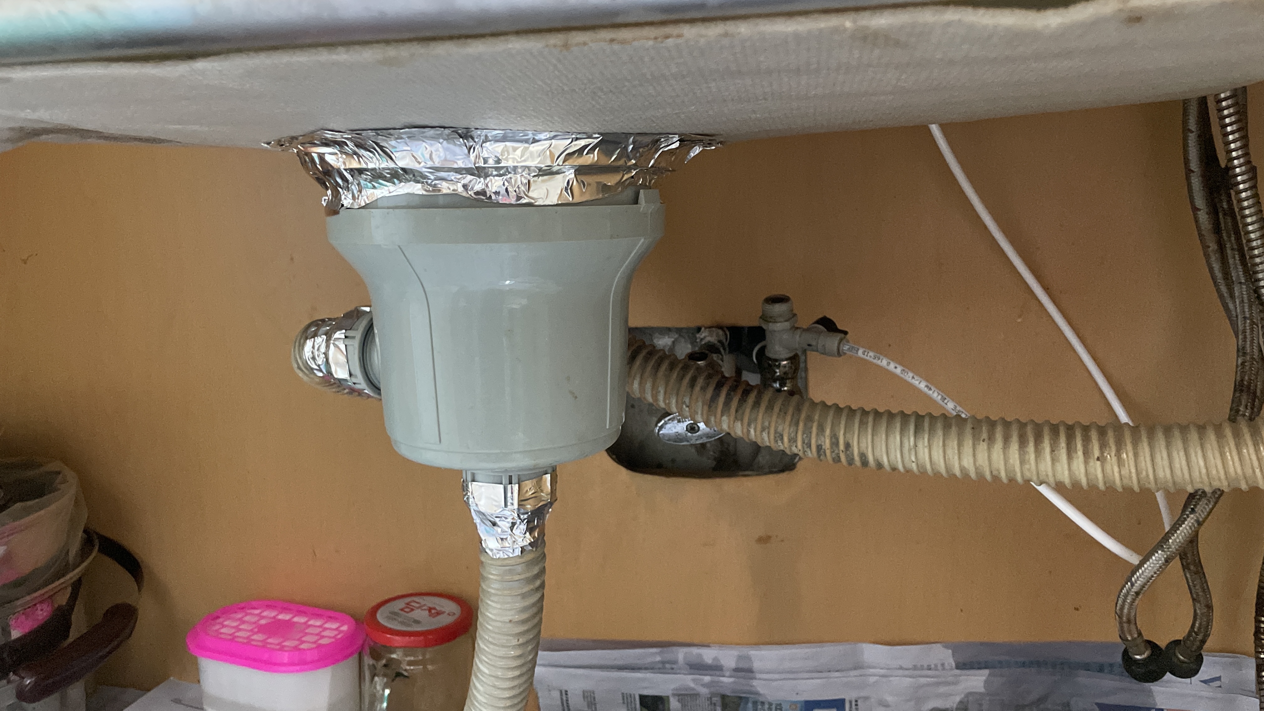 싱크대 배수구 막힘 누수