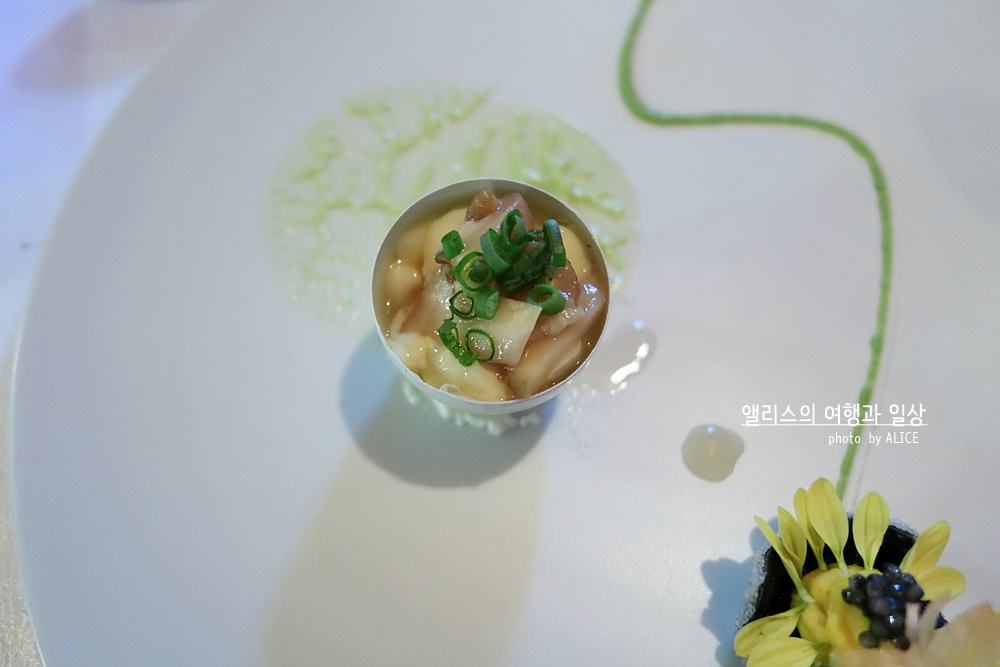 제주 전통 5성급 호텔 씨에스 다이닝 레스토랑 크리스마스 특별한 코스메뉴