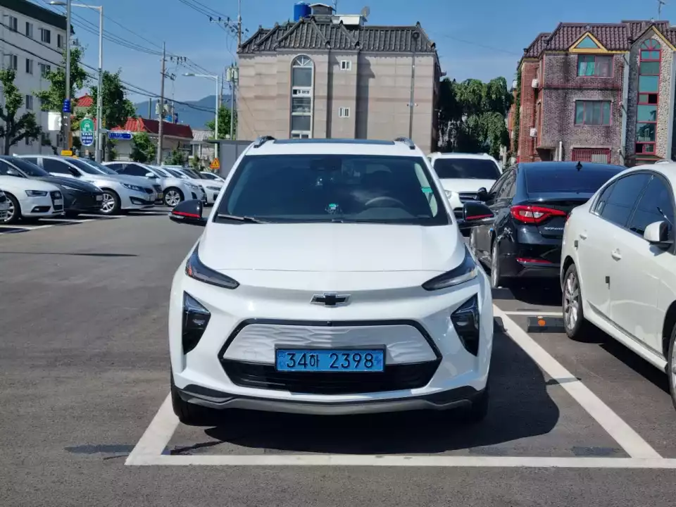 볼트 EUV의 앞모습입니다.