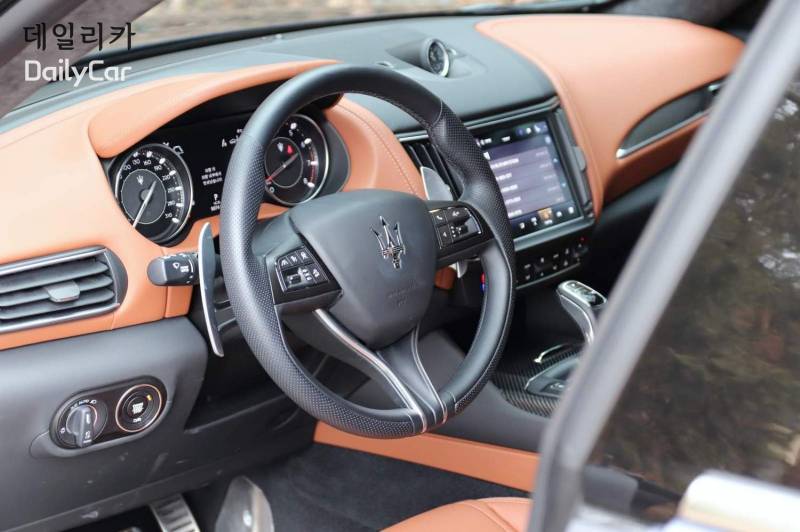 마세라티 르반떼 모데나 S