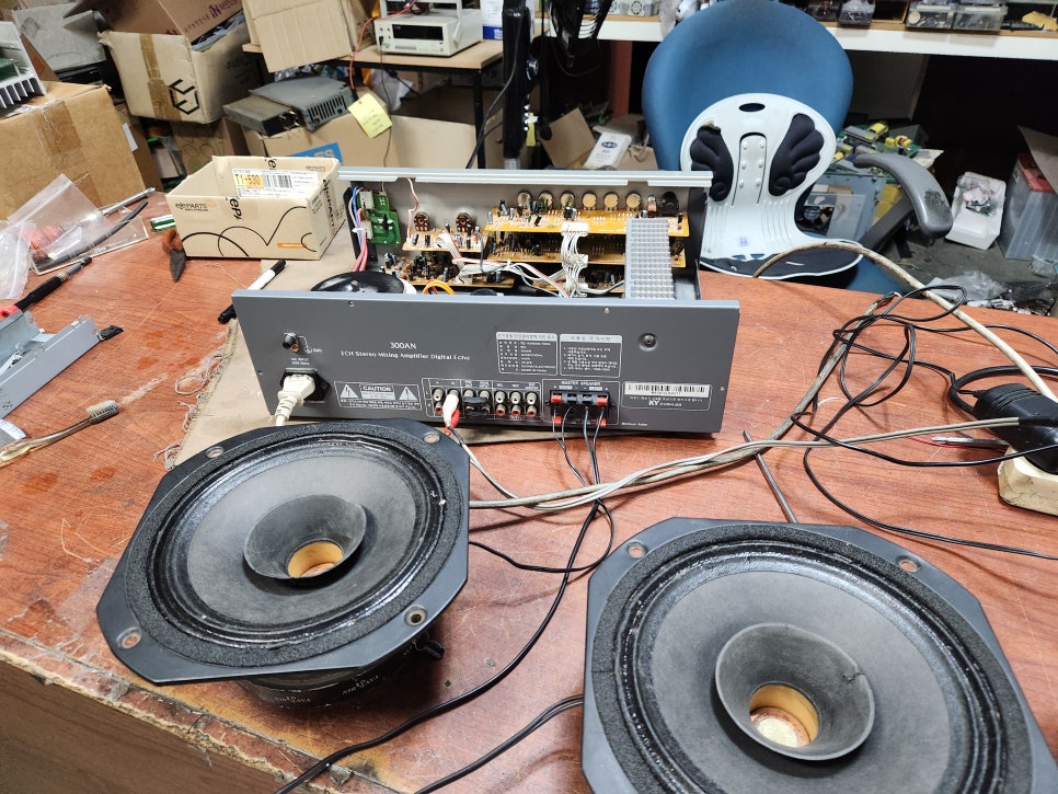 (주)금영 방송 앰프 KY 300AN 출력 관련 불량 소자 손상 수리 완료