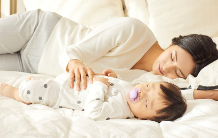 수면교육하는 아기모습