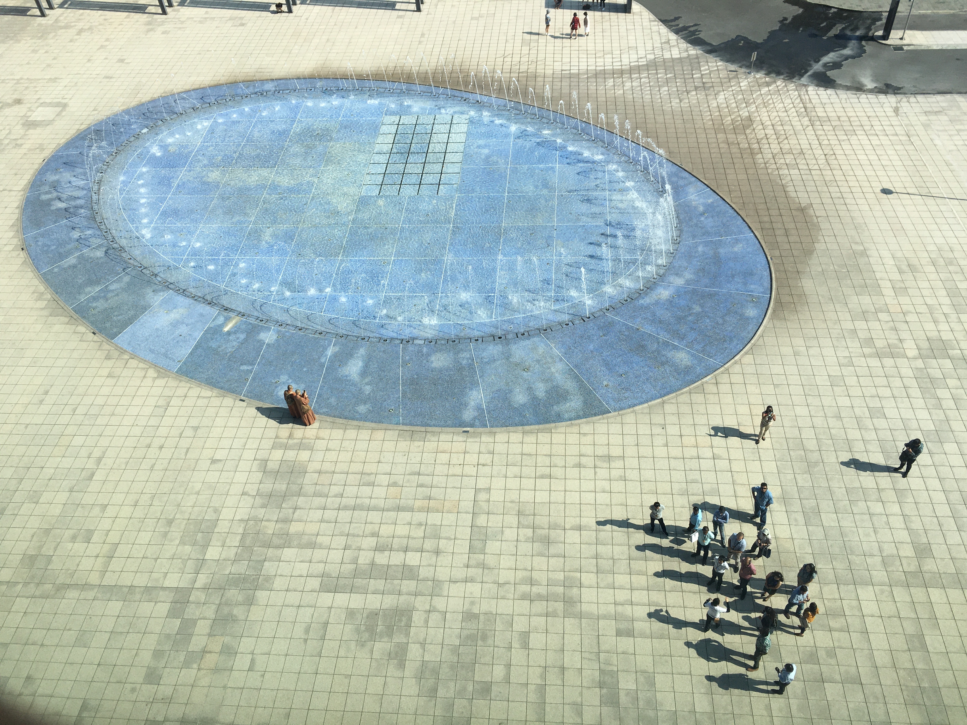 국립가극원-앞-분수