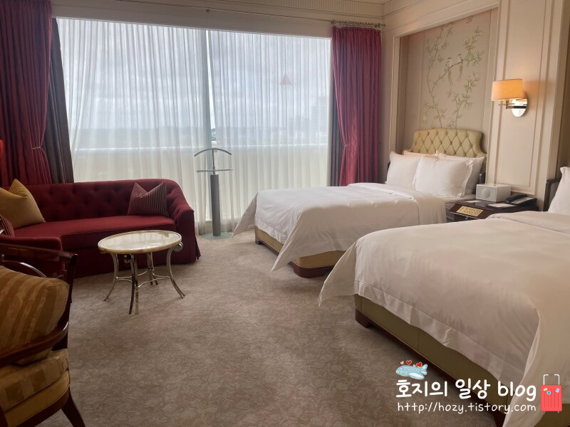 싱가포르 세인트레지스 디럭스 트윈룸 전경