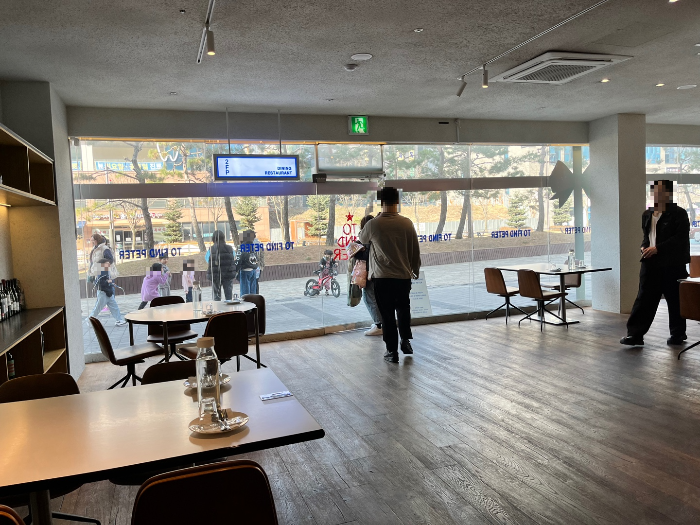 내부 홀의 모습 2