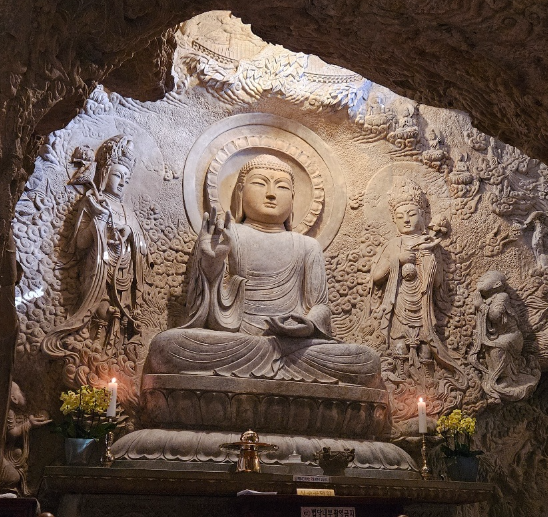 경제적 자유를 위한 기도를 하는 이미지