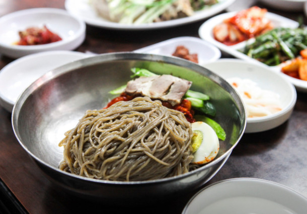 핸썸가이즈 신당동 이북식찜닭 막국수 만두 맛집