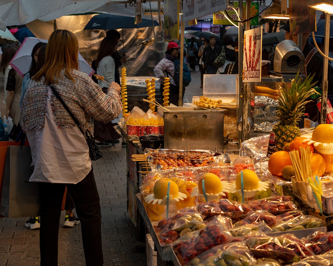 명동-길거리-음식점-사진