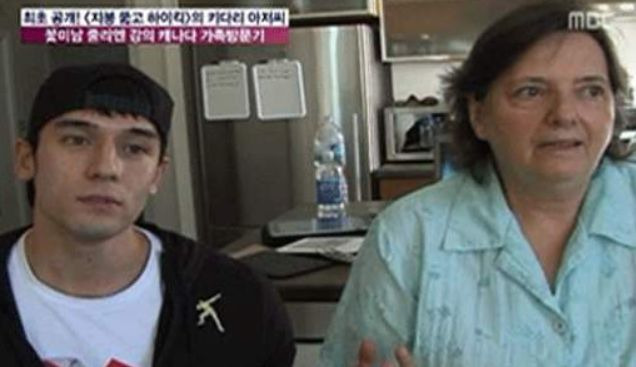 줄리엔 강 가족 형 아버지