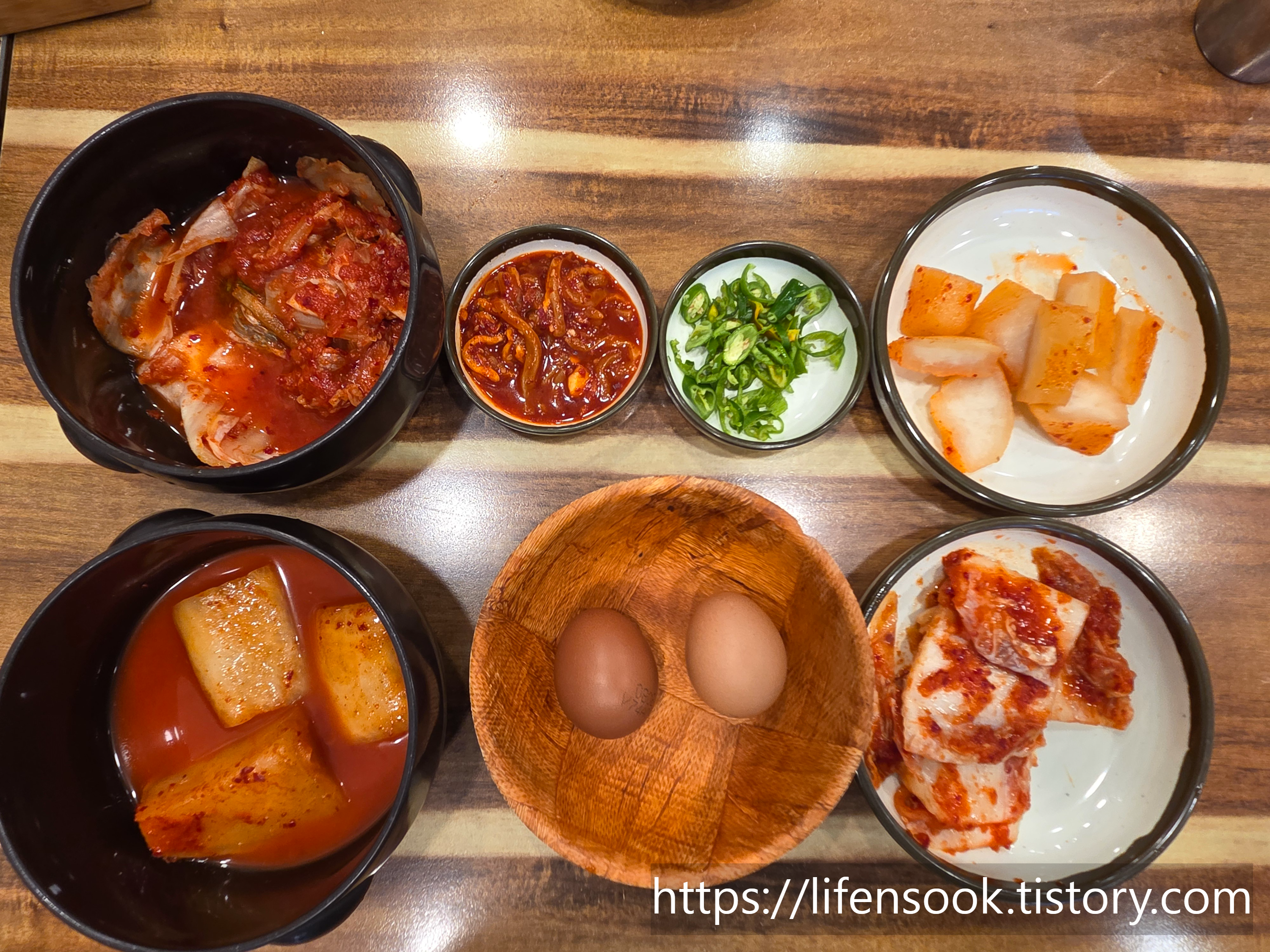 지장수 본가 전주 콩나물국밥 기본찬