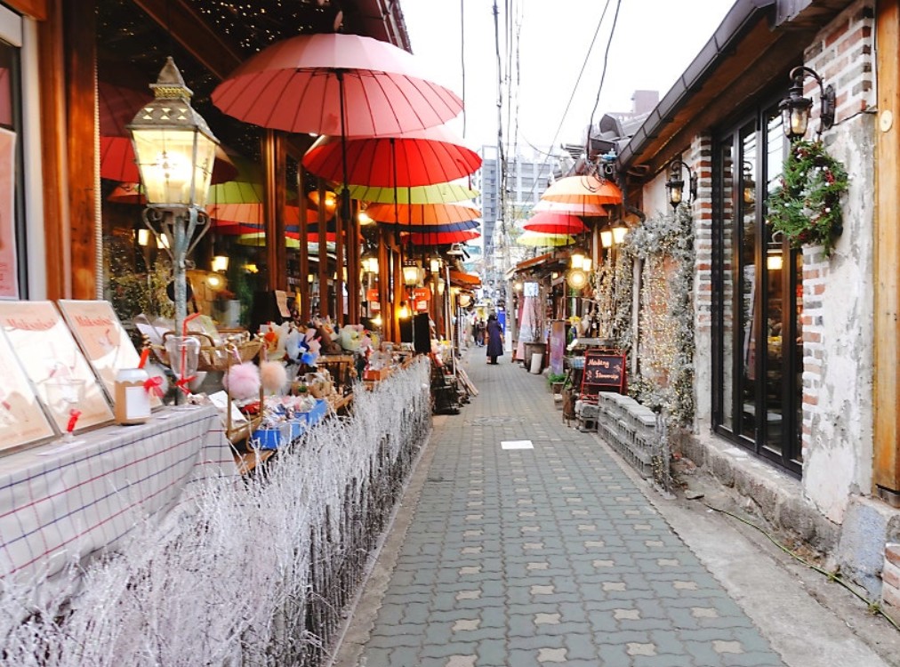 서울 주말 데이트 추천 코스(카페, 야경, 체험) - 익선동 한옥체험