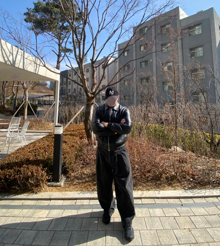 데일리룩('26.2.15.)엠엘비 뉴에라 MLB NY Q핏 언스트럭쳐 볼캡, 스페로네 스탠다드 카라 A-2 재킷, 무신사스탠다드 벌룬 팬츠, 뉴발란스 스니커즈 410V5 트레일 블랙