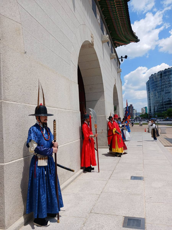 광화문 지키는 호위병들