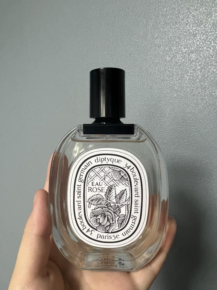 딥디크-딥티크-오로즈-사용중인-보틀