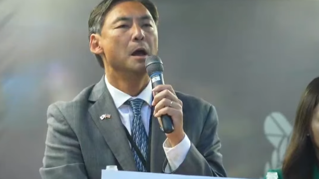 모스탄 대사 프로필, 한국 정치 논란의 중심