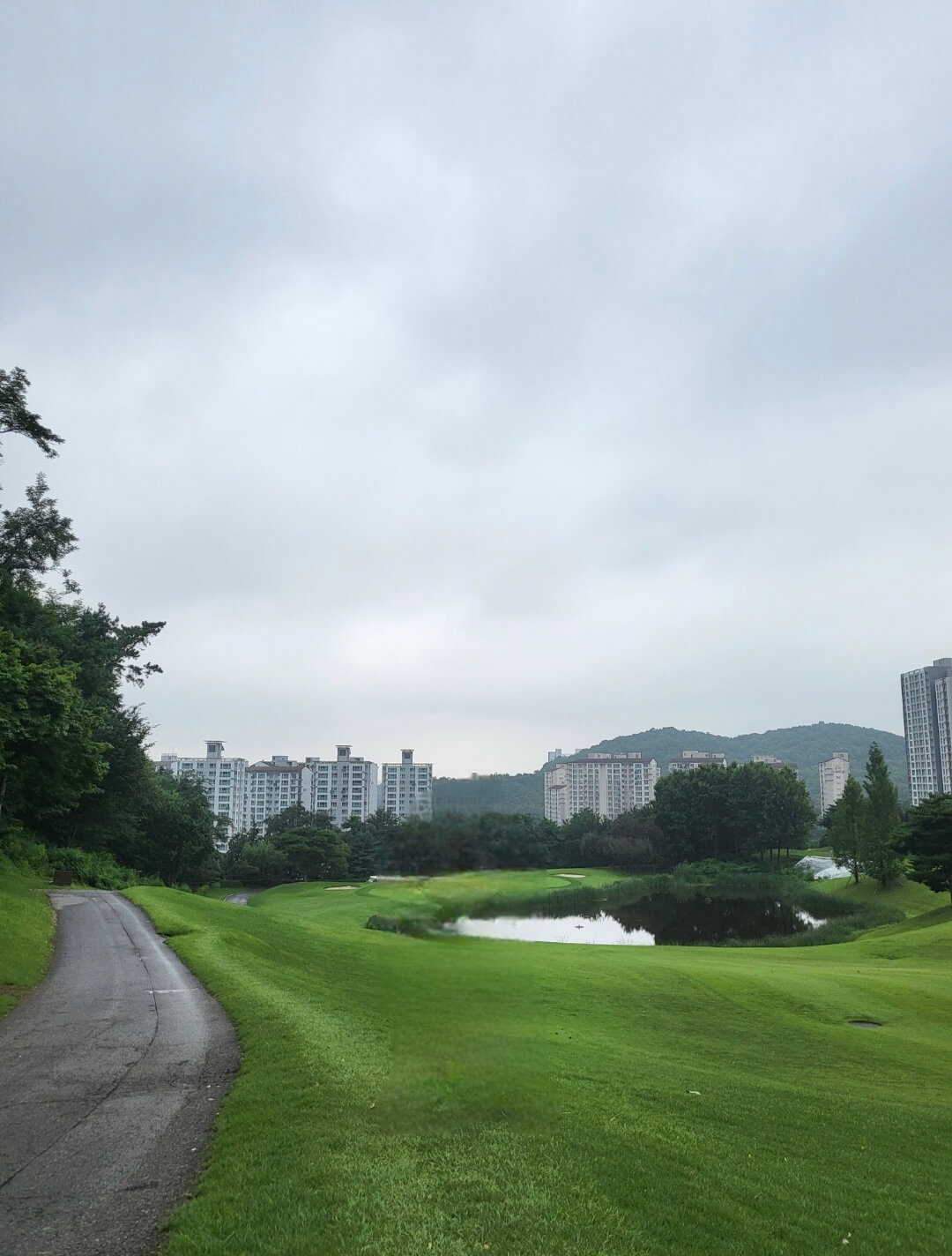 아웃코스 연못전경