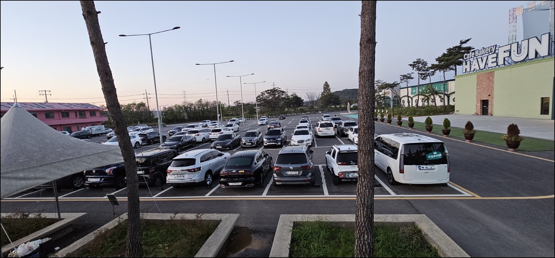 해브 펀 카페 베이커리_주차장