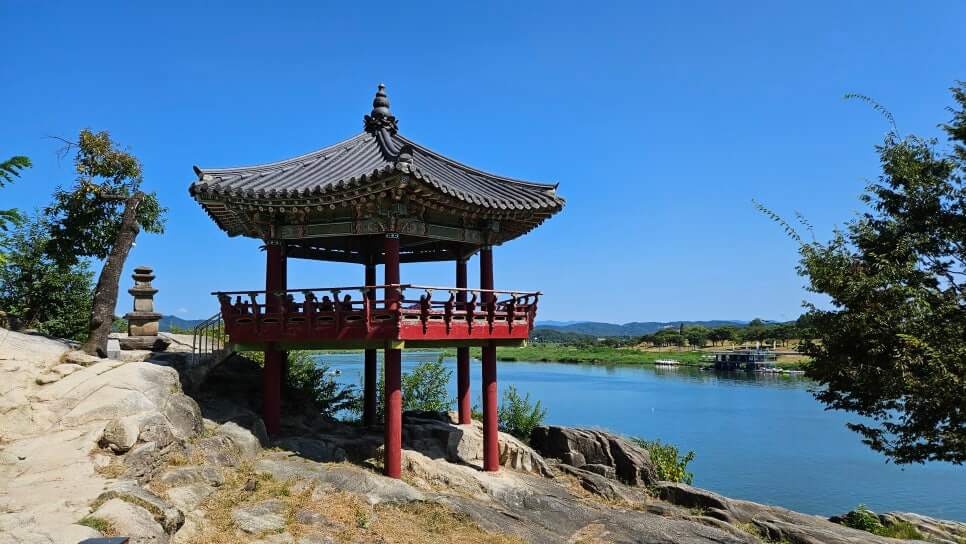 여주 신륵사 : 남한강을 품은 천년고찰 역사·문화·자연이 공존하는 강변 사찰