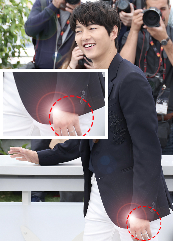 '화란' 송중기가 25일(현지시각) 제76회 칸 국제영화제 포토콜에서 포즈를 취하고 있다. [사진=플러스엠엔터테인먼트]