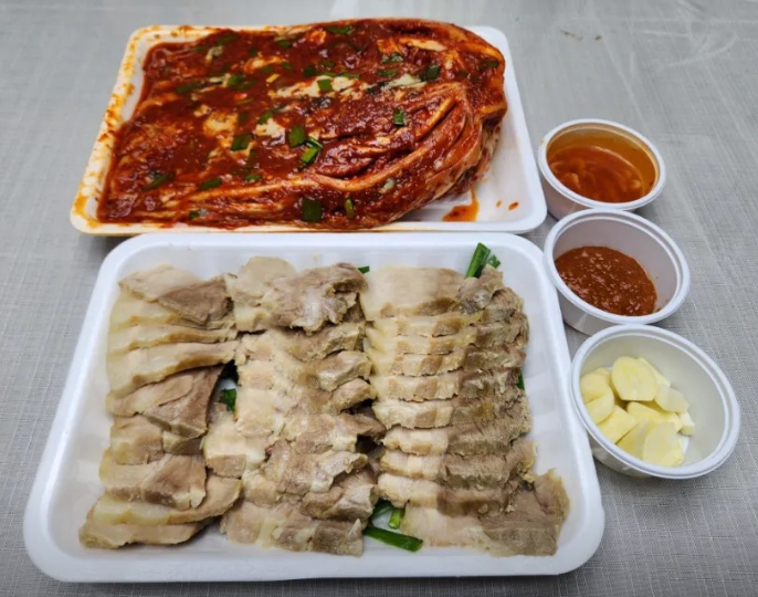 생방송투데이 굴김치보쌈 족발 파전 쟁반국수 외국인의밥상 인천 서구 가야보쌈족발전문