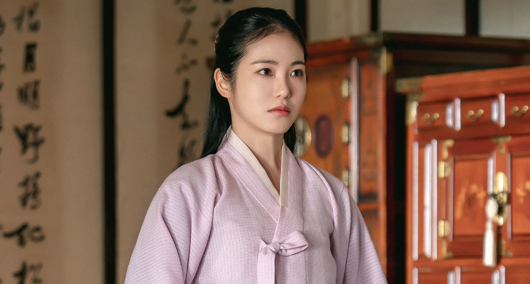 허영서 / 신예은배우