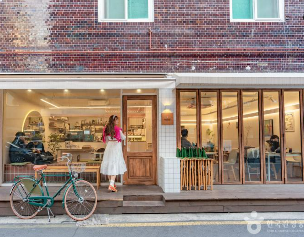 MZ 핫플 투어로 따뜻해진 하루