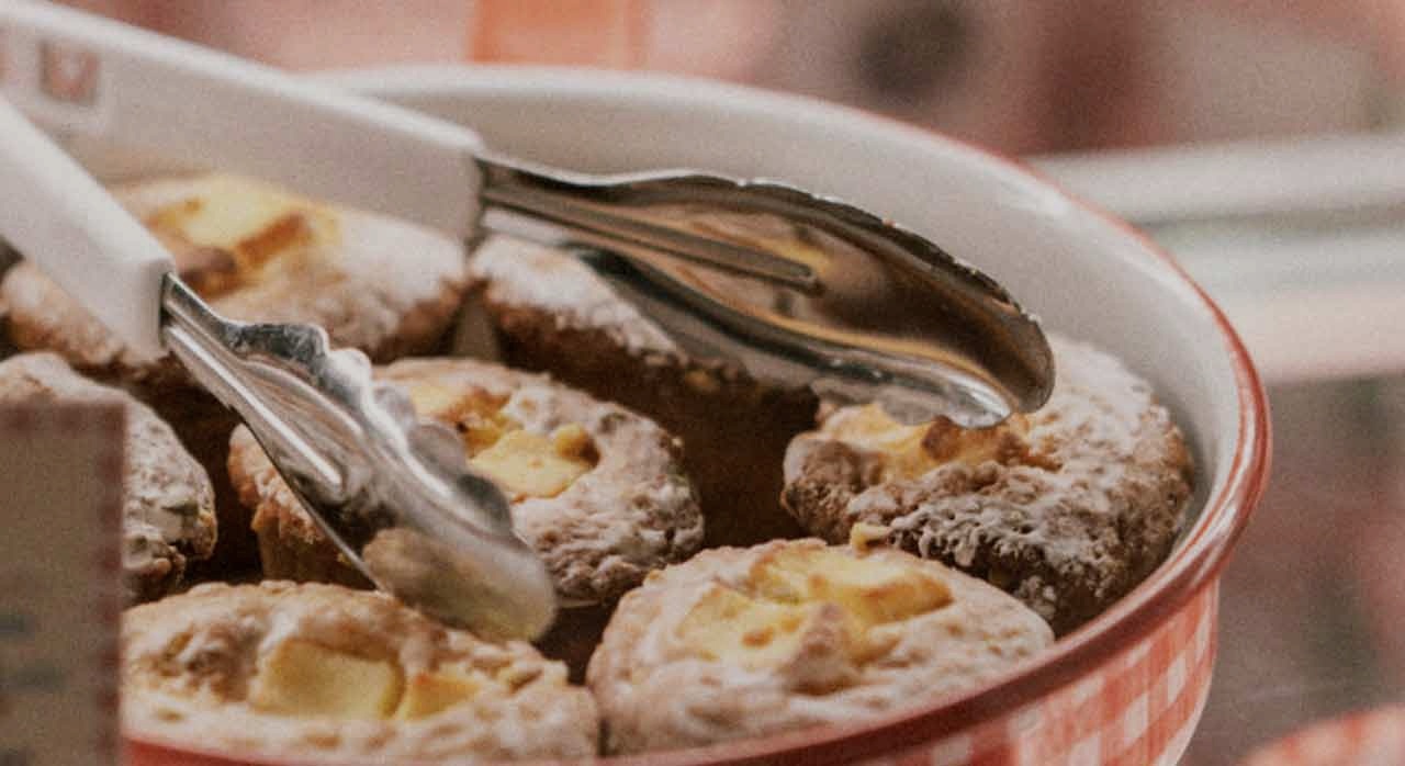 브레드 푸딩 뿐만 아니라 구움과자 종류도 만나볼 수 있다. [ⓒ네이버플레이스 코코로카라 아이파크몰 용산 팝업스토어]